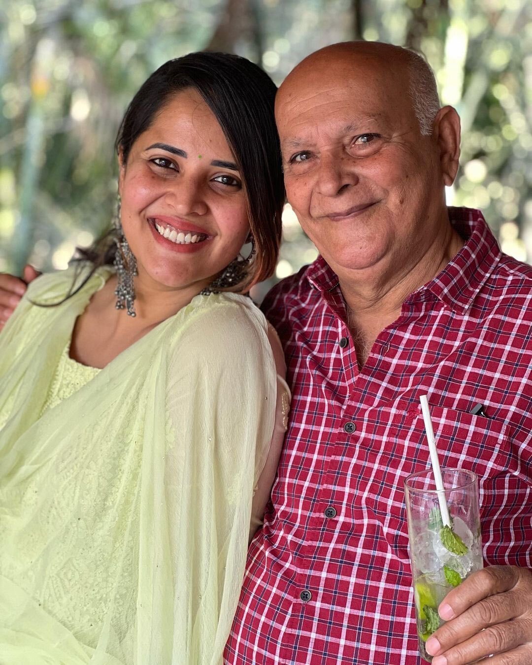 Anasuya Bharadwaj: కుటుంబంతో కలిసి అనసూయ ఎంజాయ్.. మీరెప్పుడూ చూడని పర్సనల్ ఫొటోలివే!