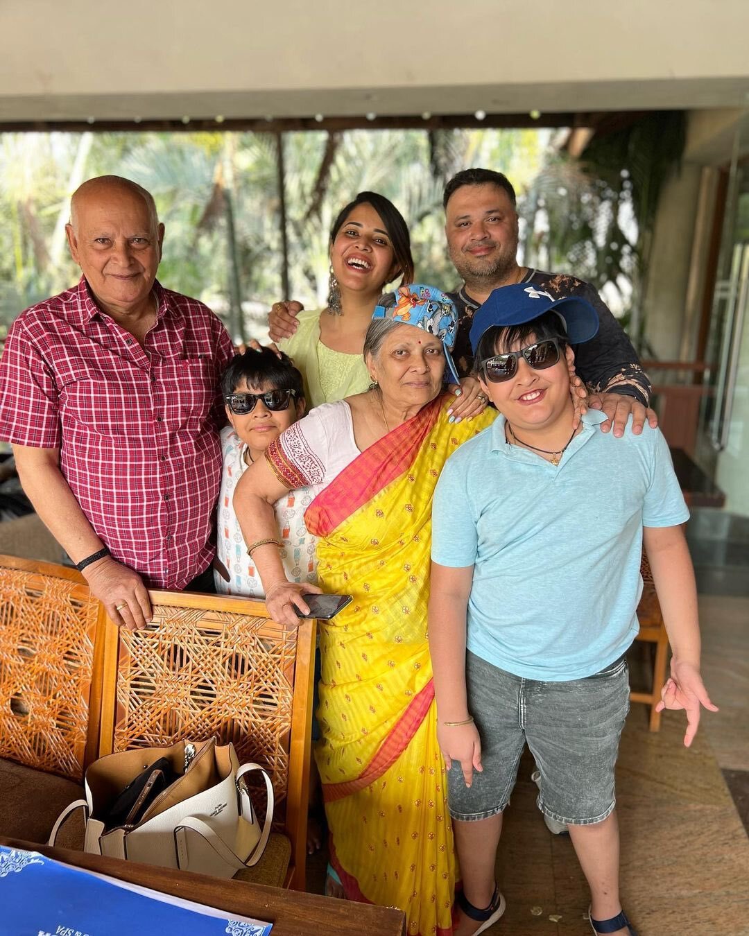 Anasuya Bharadwaj: కుటుంబంతో కలిసి అనసూయ ఎంజాయ్.. మీరెప్పుడూ చూడని పర్సనల్ ఫొటోలివే!