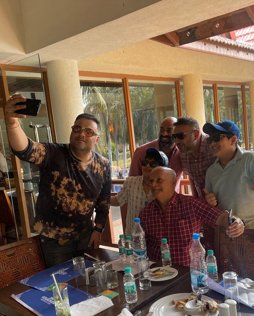 Anasuya Bharadwaj: కుటుంబంతో కలిసి అనసూయ ఎంజాయ్.. మీరెప్పుడూ చూడని పర్సనల్ ఫొటోలివే!