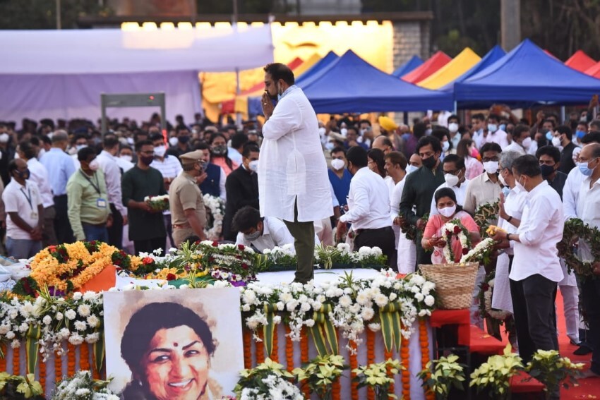 Celebs attend Lata Mangeshkar's state funeral at Shivaji Park