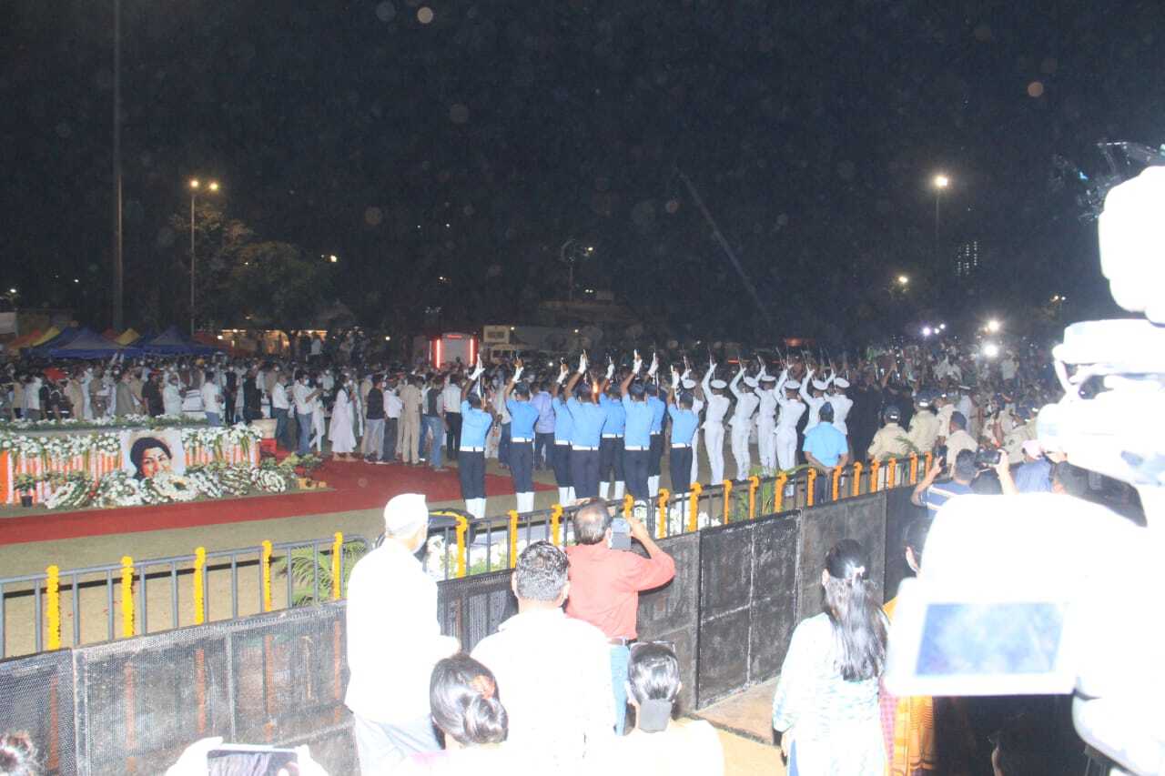 Iconic Singer Lata Mangeshkar's last rites