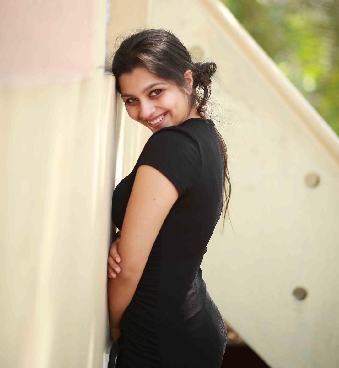 പച്ചയിൽ സ്റ്റൈലായി നിരഞ്ജന അനൂപ്, ചിത്രം കാണാം