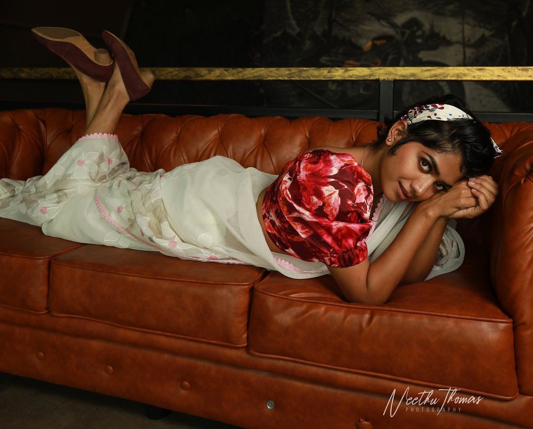 നെഗറ്റീവ് കമന്റുകൾ വിഷയമല്ല, ശ്രദ്ധനേടി അനാർലി മരക്കാരുടെ പുതിയ ചിത്രങ്ങൾ കാണാം