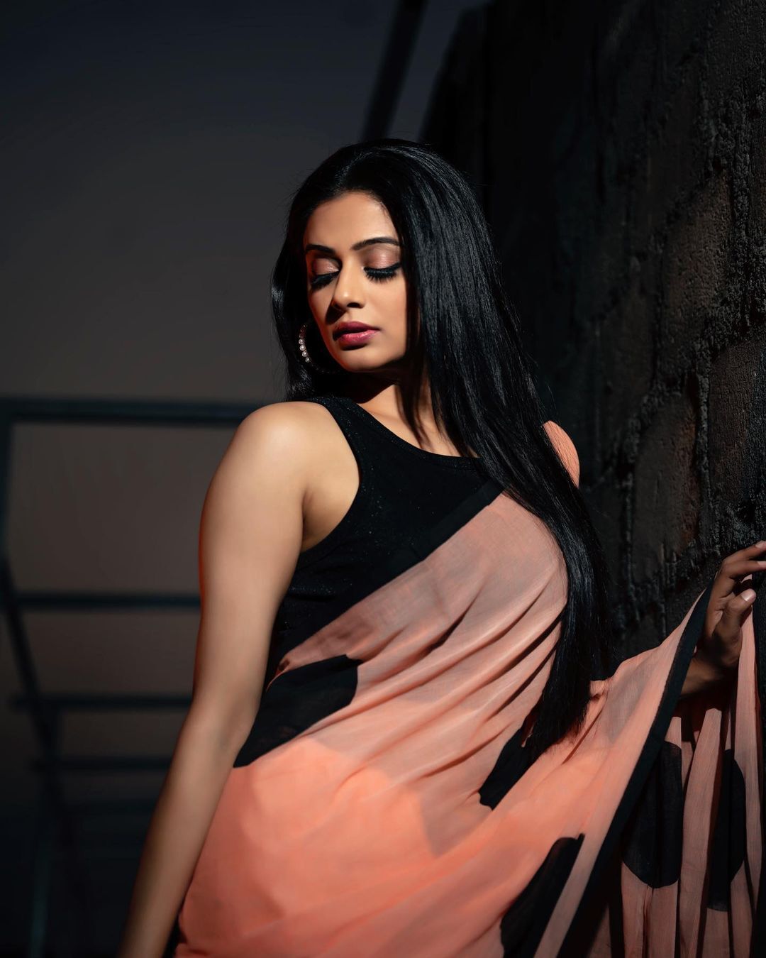 പ്രിയാമണിയുടെ സിംപിൾ സാരി ലുക്ക്, ചിത്രങ്ങൾ കാണാം