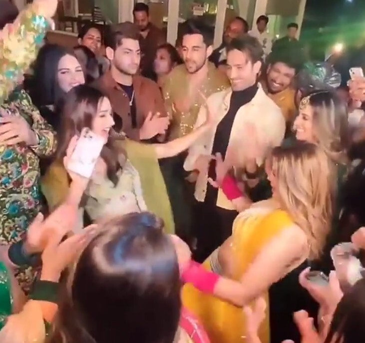 Umar Riaz, Himanshi Khurana, Donal Bisht, Rakhi Sawant, Yuvika Chaudhary & Others Have A Blast At Afsana Khan’s Mehndi Ceremony