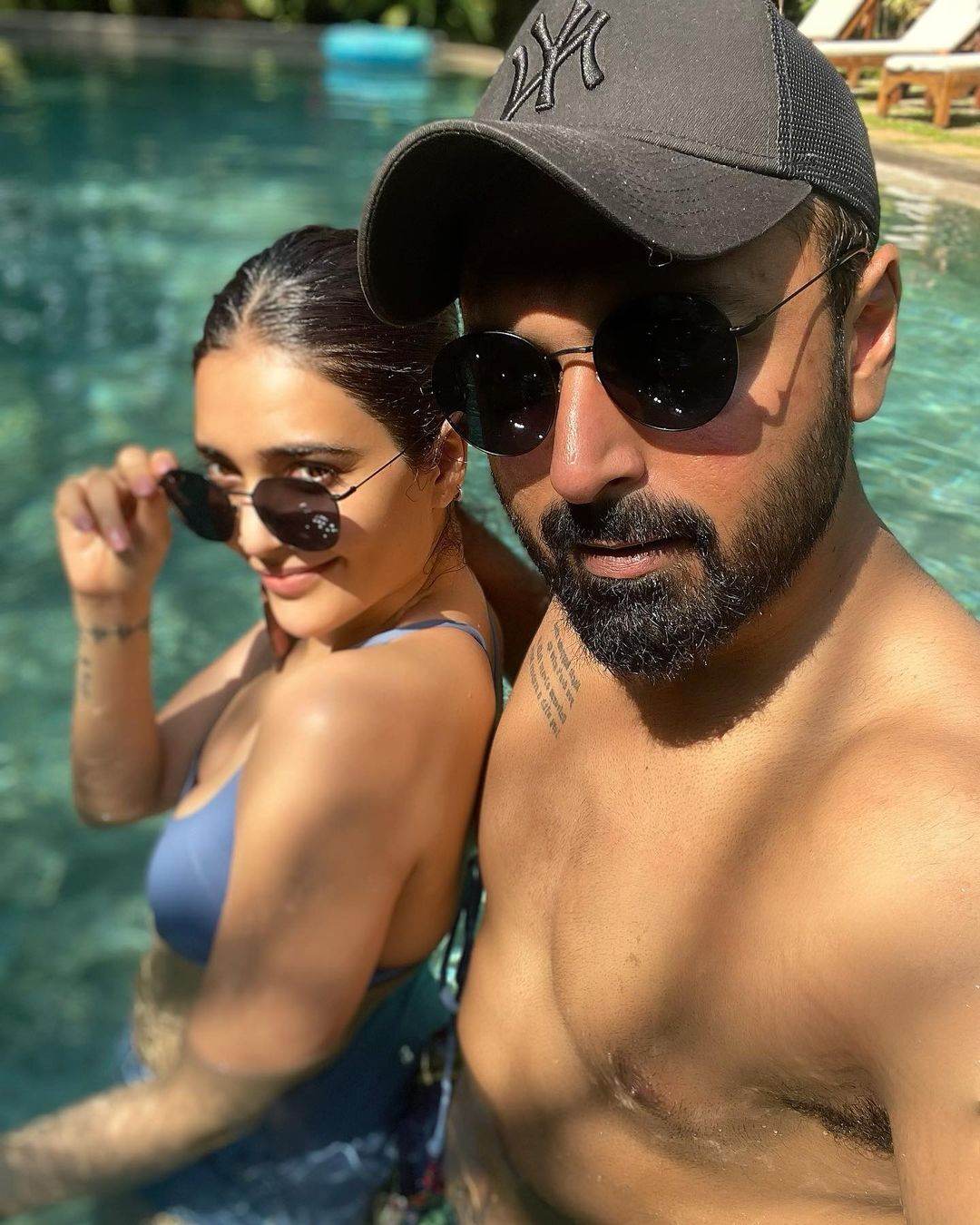 Valentine's Day 2022: TejRan, ShaRa, Karishma Tanna, Mouni Roy, Neha Kakkar, Hina Khan & Other Celebs Share Mushy Pics