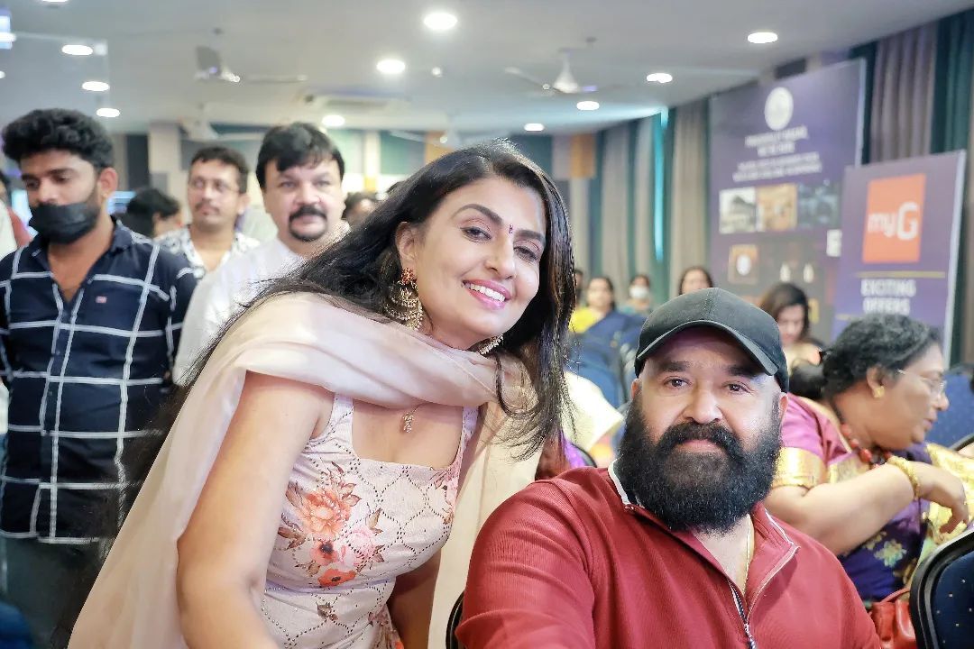 ഇന്നും അതേ ചെറുപ്പം; കവിതയുടെ ന്യൂ ലുക്ക് കാണാം