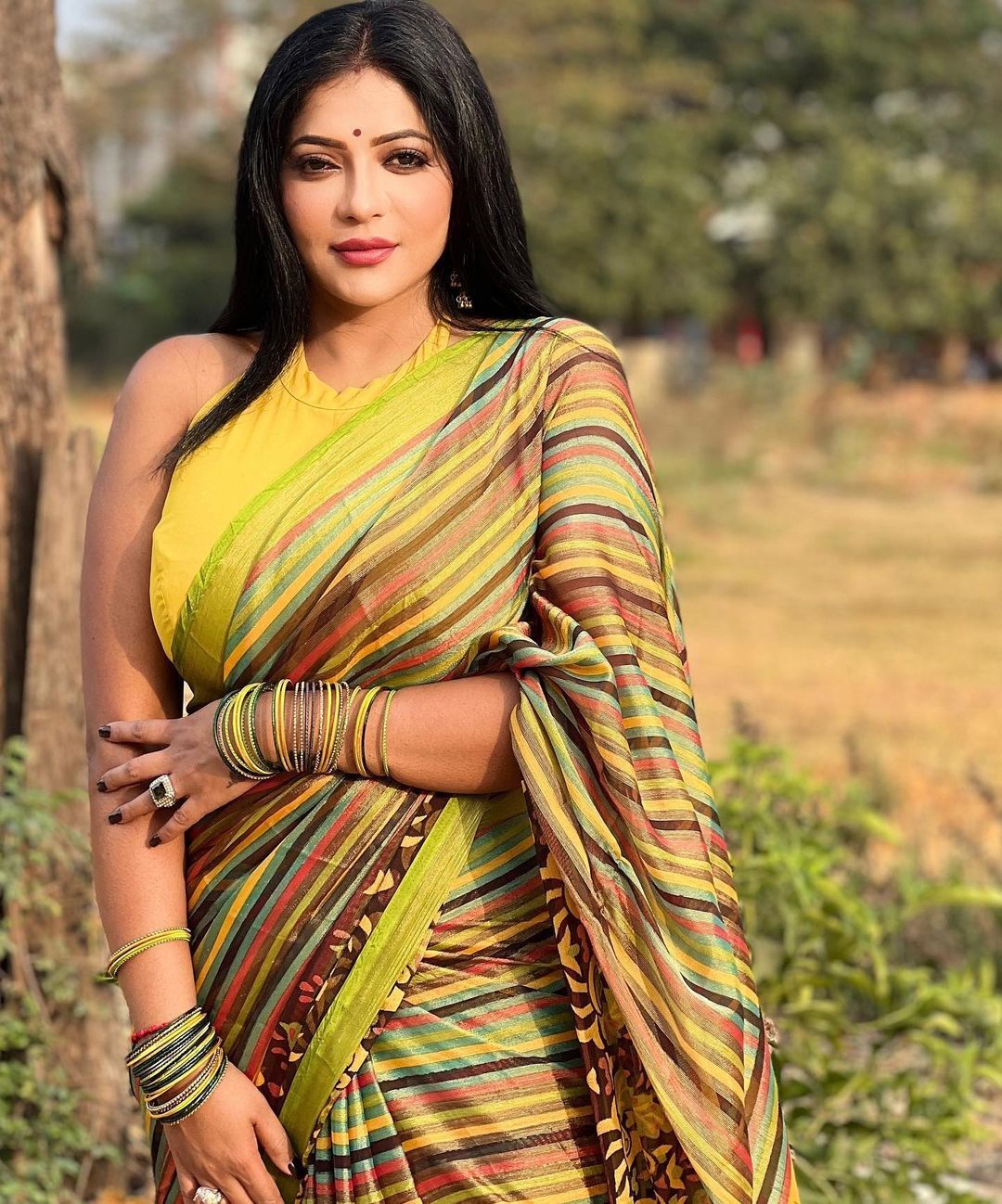 சேலையில் இவ்வளவு ஹாட் சான்ஸே இல்லை.. கிறங்கடிக்கும் ரேஷ்மா பசுபுலேட்டி புகைப்படங்கள்!