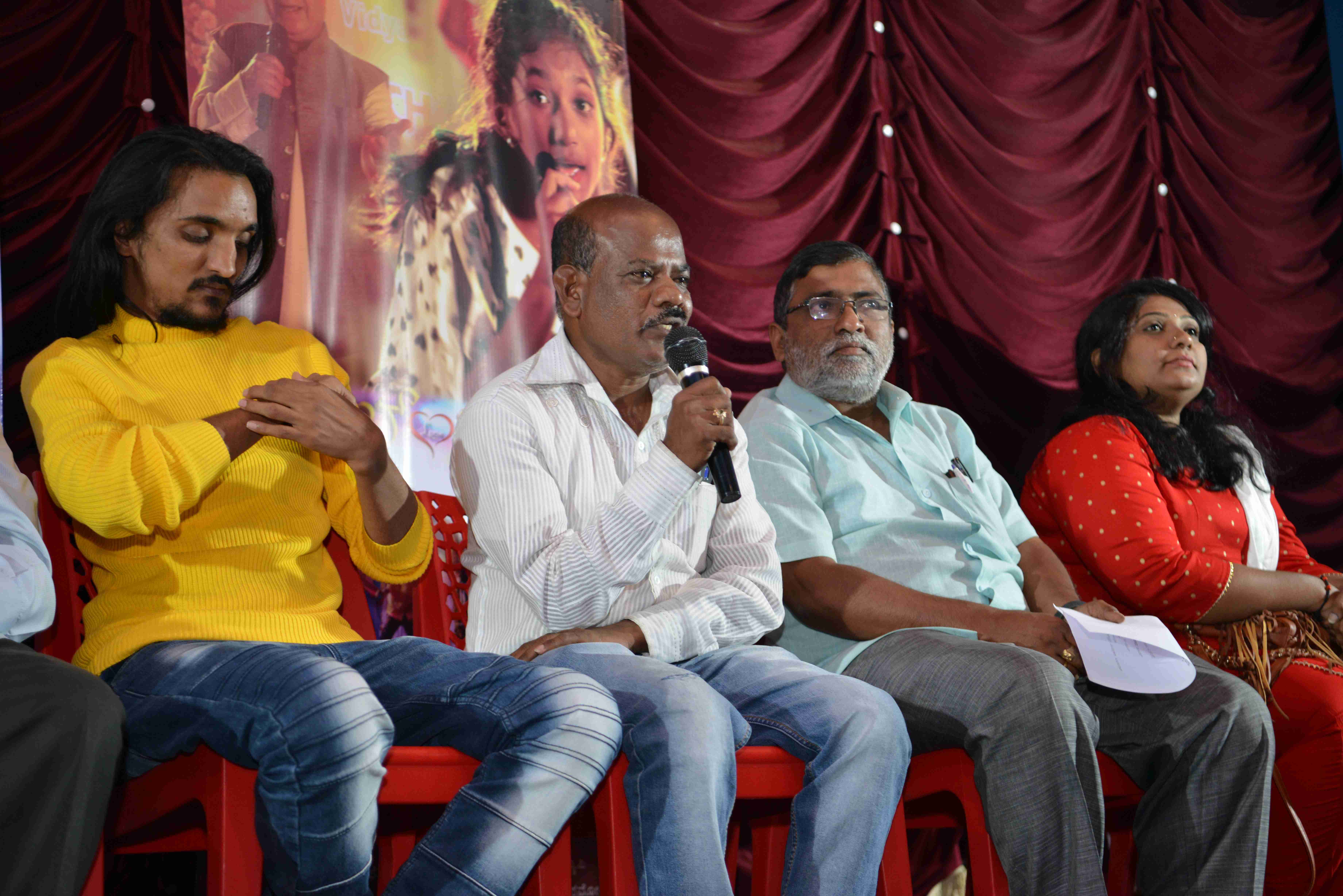 SCHOOL LOVE STORY Film Press Meet