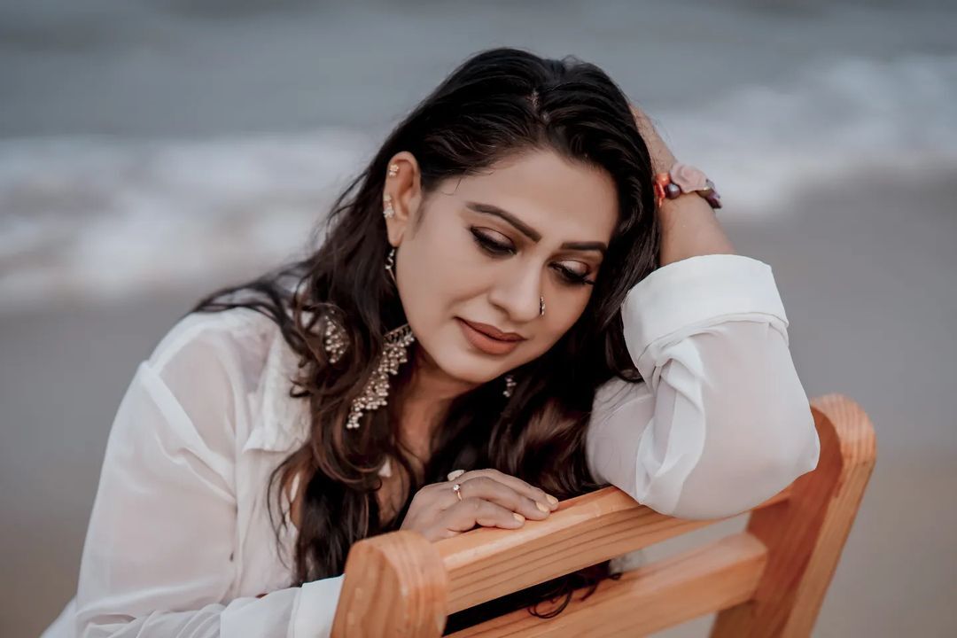 സ്റ്റൈലിഷ് ലുക്കിൽ ബീന ആന്റണി, മിനിസ്ക്രീൻ താരത്തിൻ്റെ പുത്തൻ ഫോട്ടോസ്
