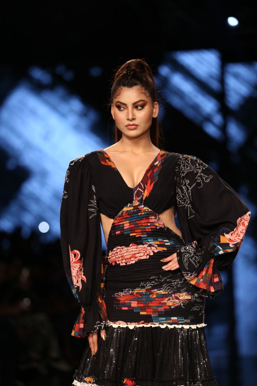 Urvashi Rautela Show Stopper at Lakme Fashion Week 2022