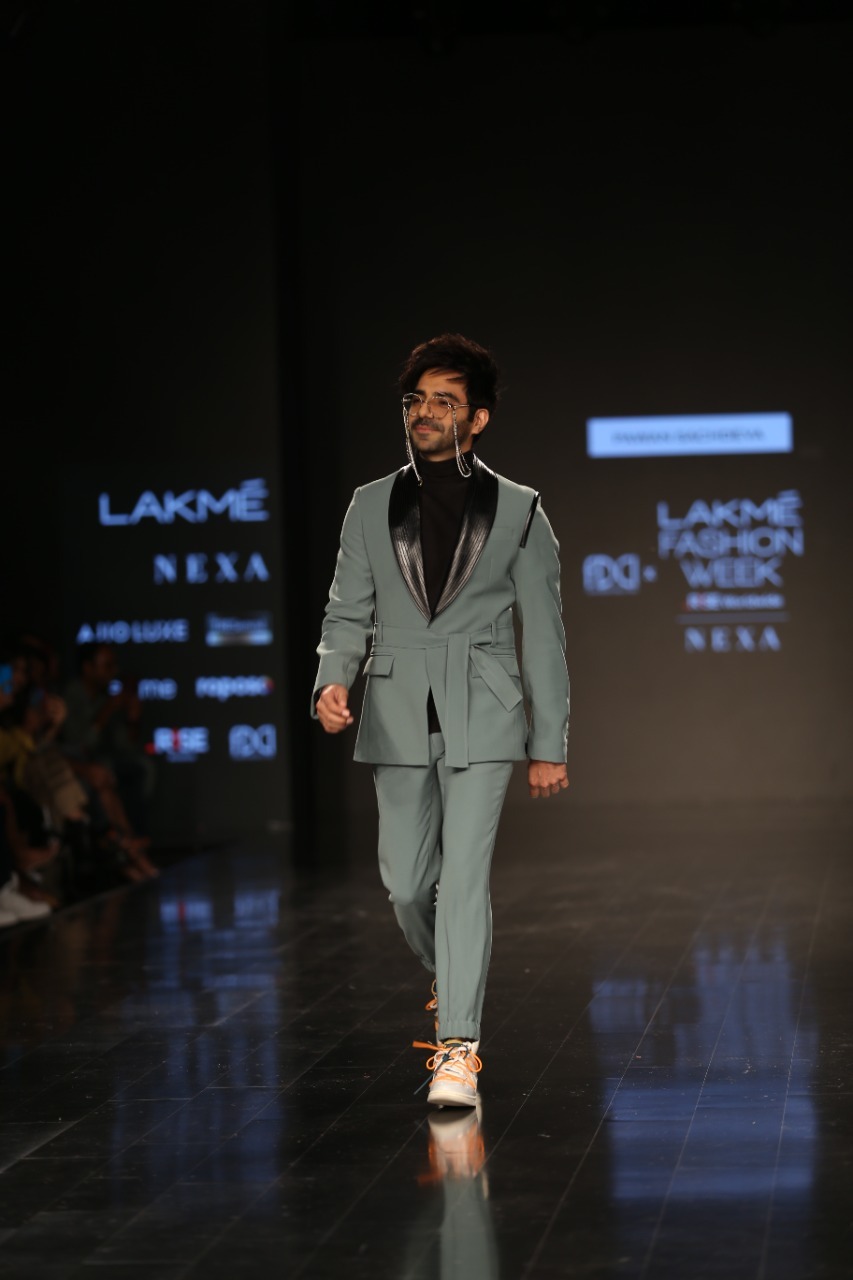 Urvashi Rautela Show Stopper at Lakme Fashion Week 2022