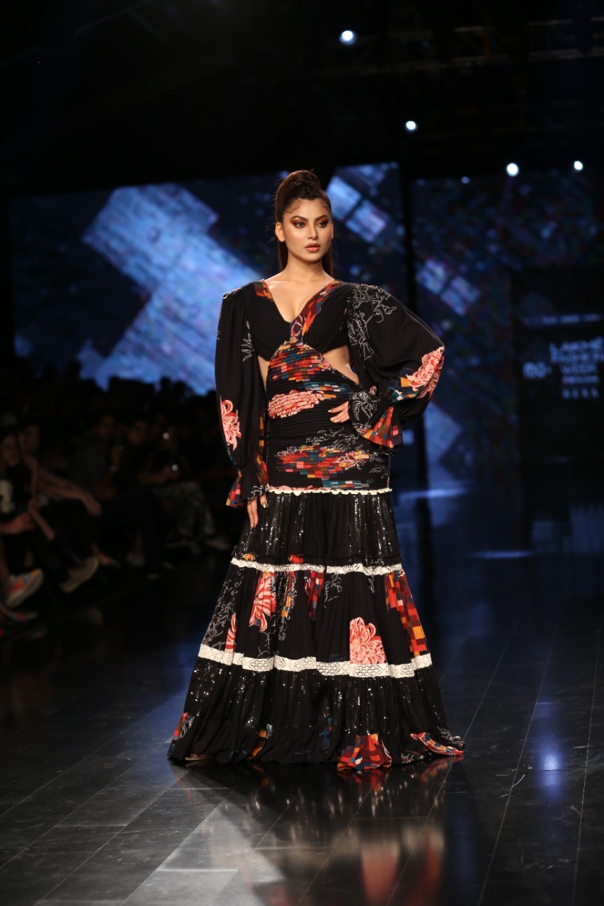 Urvashi Rautela Show Stopper at Lakme Fashion Week 2022