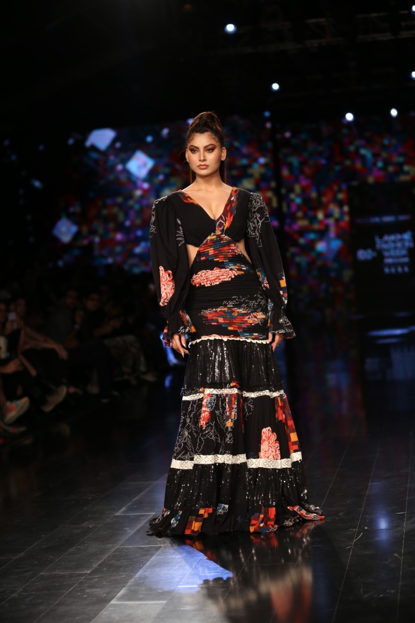 Urvashi Rautela Show Stopper at Lakme Fashion Week 2022