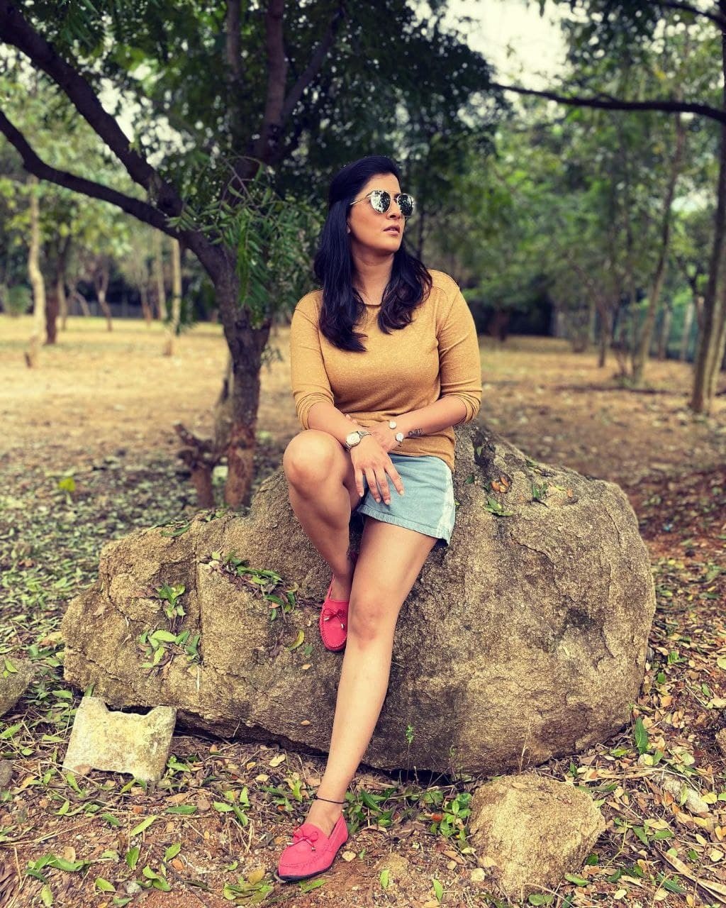  Varalaxmi Sarathkumar: బికినీలో ఘాటైన రచ్చ.. జయమ్మ మామూలు షాక్ ఇవ్వలేదుగా..