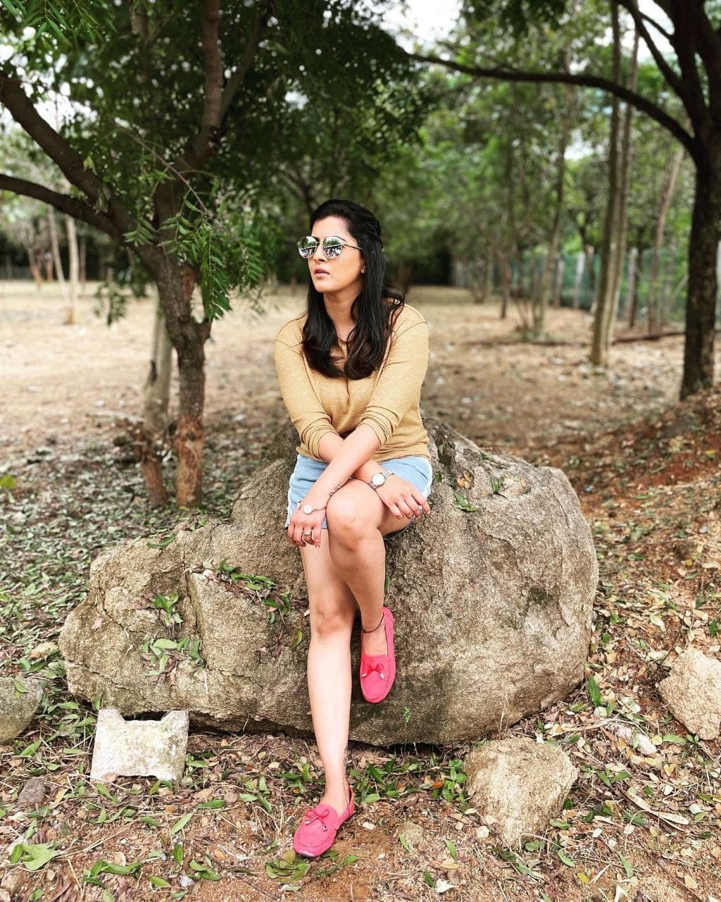  Varalaxmi Sarathkumar: బికినీలో ఘాటైన రచ్చ.. జయమ్మ మామూలు షాక్ ఇవ్వలేదుగా..