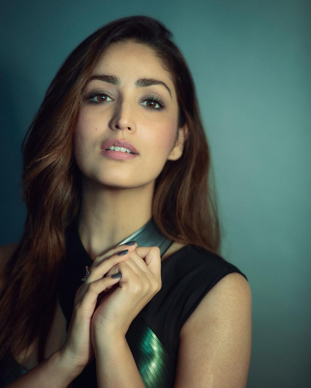 Yami Gautam : పెళ్లయ్యాక ఘాటు అందాలు ఆరబోస్తూ హీట్ పెంచుతున్న యామి గౌతమ్ 