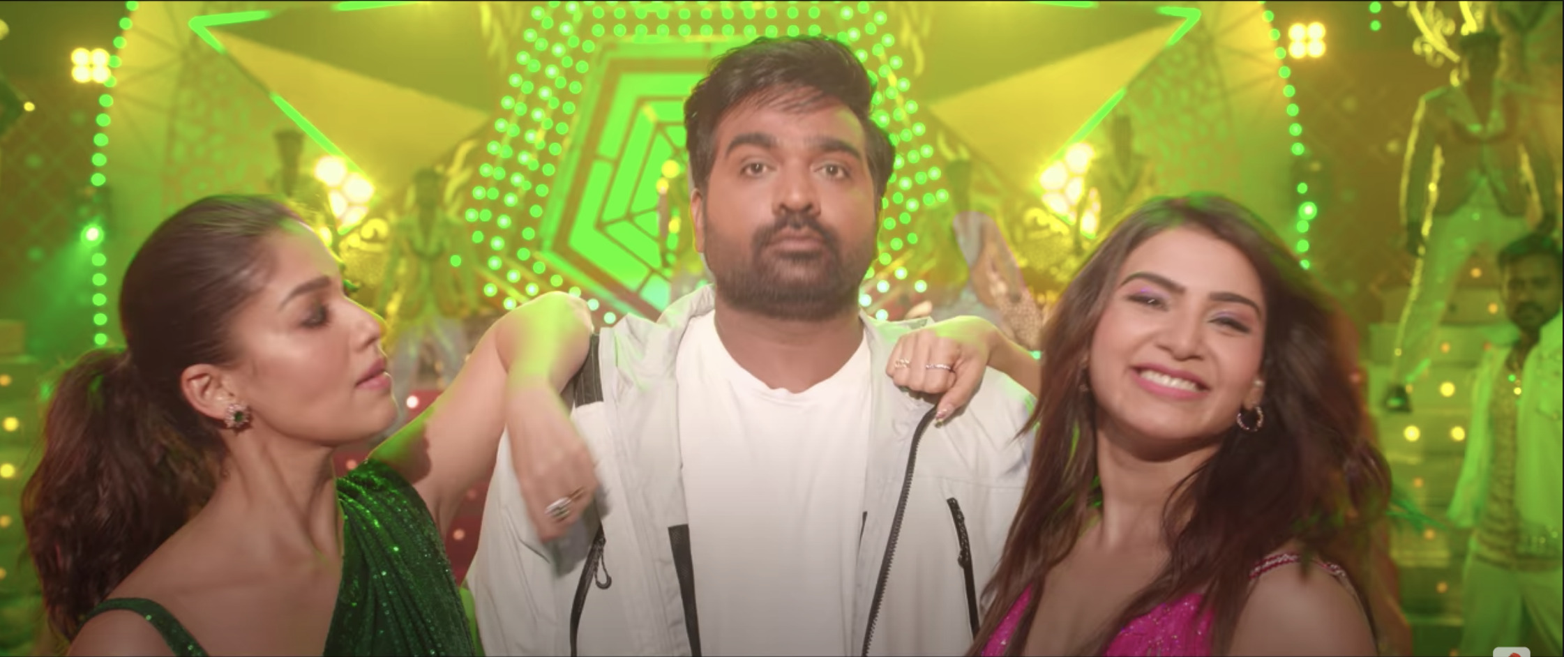 ரெண்டு பேரும் பாக்கவே செமயா இருக்காங்களே.. டு டு டு பாடல் கிலிம்ஸ் புகைப்படங்கள்!