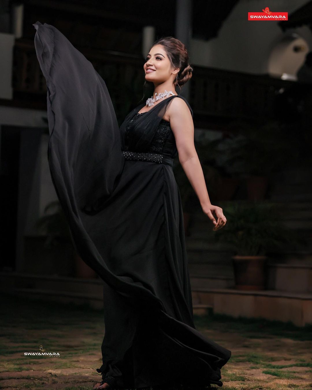 കറുപ്പഴകിൽ മിന്നി അൻഷിത അക്ബർഷാ, മനോഹര ചിത്രങ്ങൾ കാണാം
