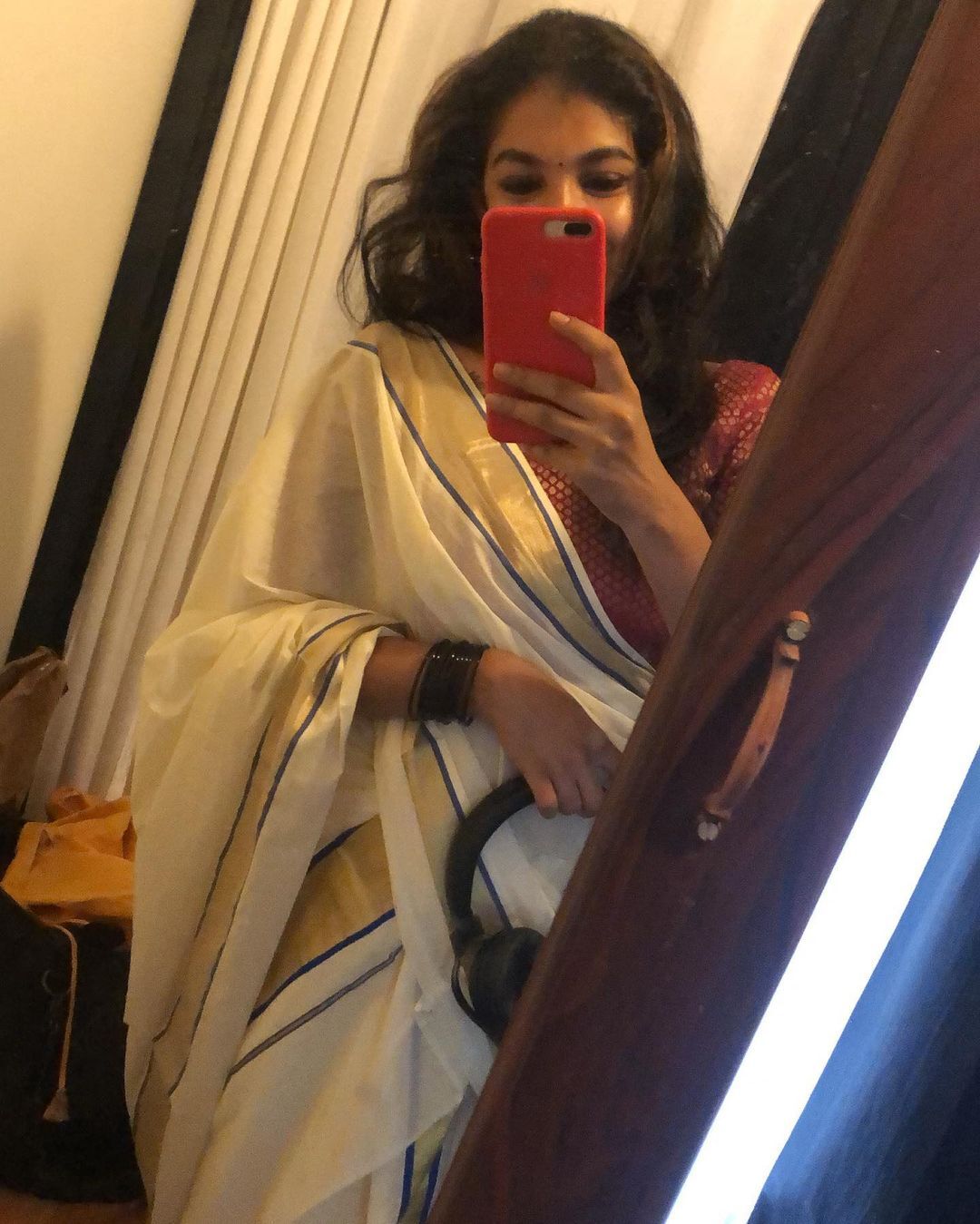സാരിയിൽ ക്യൂട്ട് ആയി സിത്താര വിജയൻ, ചിത്രങ്ങൾ കാണാം