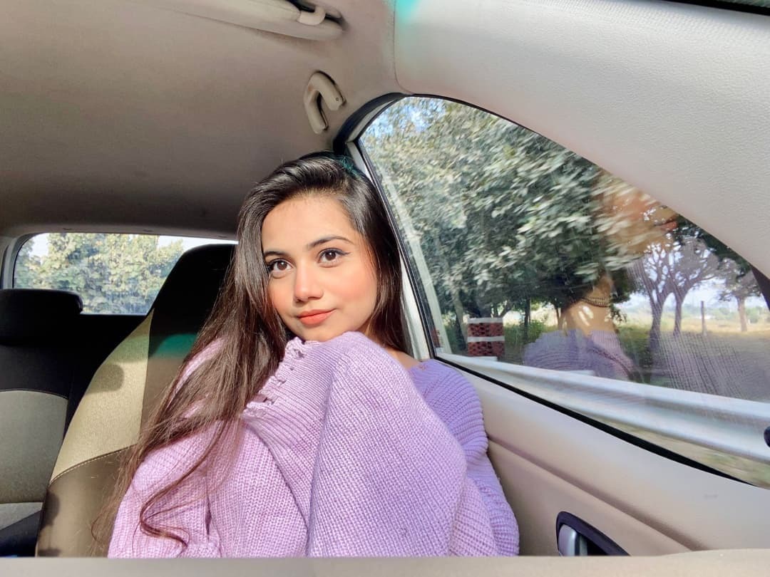 Urfi Javed, Her Sister Dolly Javed's Super Stylish Pics Are