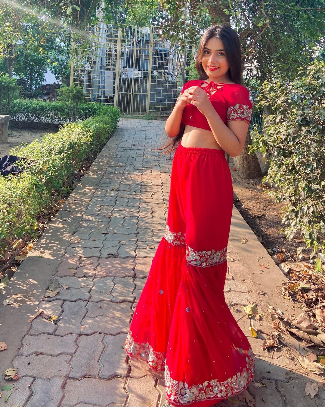 Urfi Javed, Her Sister Dolly Javed's Super Stylish Pics Are