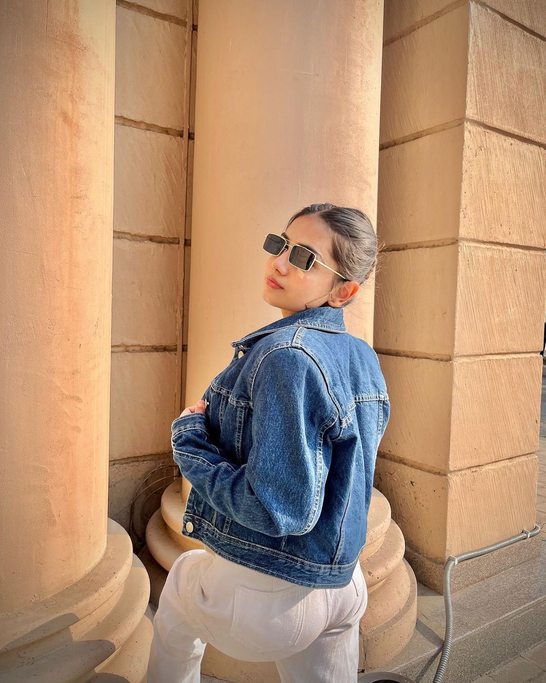 Urfi Javed, Her Sister Dolly Javed's Super Stylish Pics Are