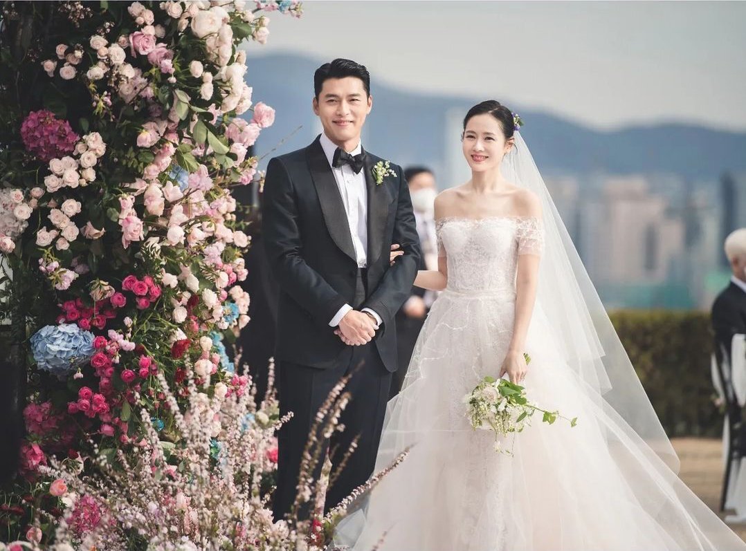 Hyun Bin And Son Ye Jin Share New Photos From Wedding Ceremony