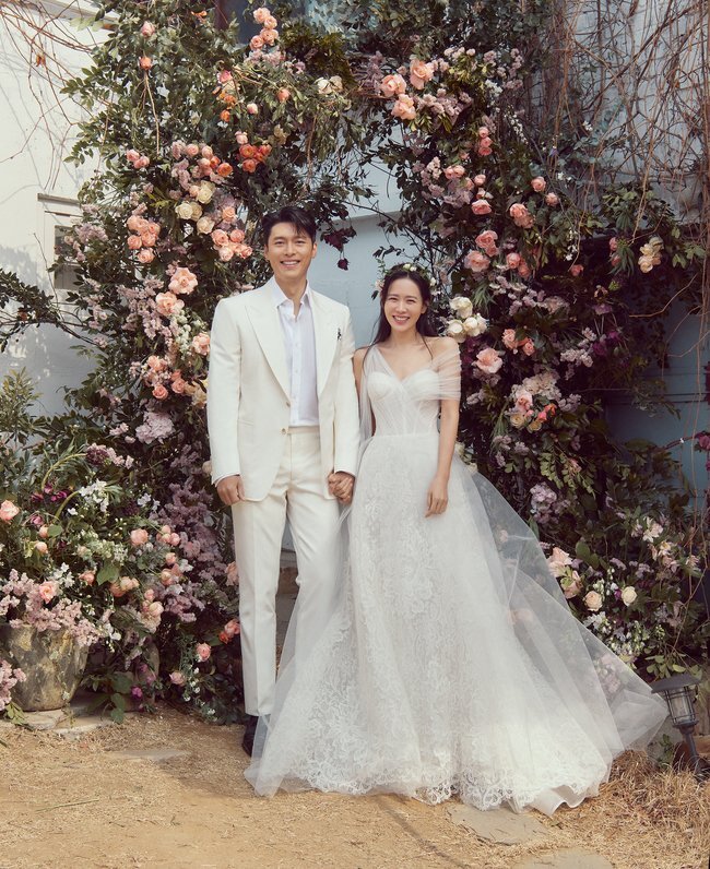 Hyun Bin And Son Ye Jin Share New Photos From Wedding Ceremony
