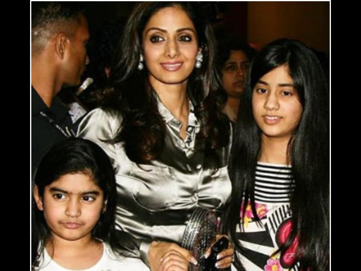 Janhvi Kapoor's Childhood Pictures With Sridevi That Are Totally Unmissable