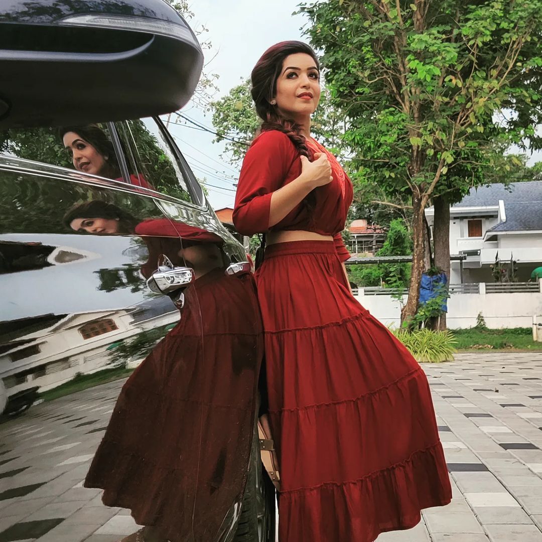 മനോഹരിയായി ബ്ലെസി കുര്യൻ, നടിയുടെ വേറിട്ട ചിത്രങ്ങളിതാ