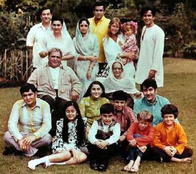 Remembering Rishi Kapoor: His Pictures Which Will Make You Nostalgic