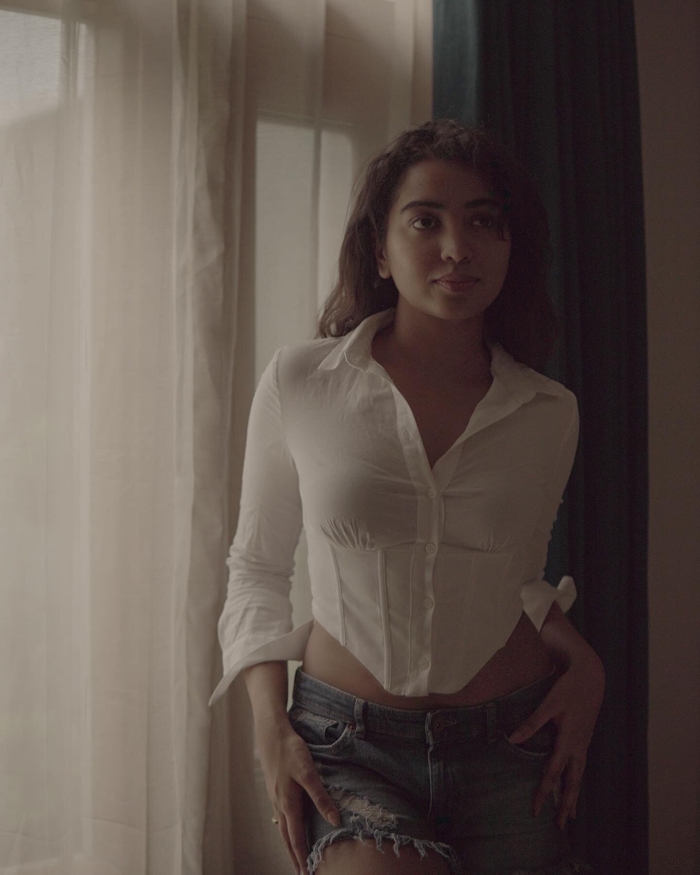 Shivathmika Rajashekar : బర్త్ డే హాట్ ట్రీట్.. పొట్టి బట్టల్లో ఘాటెక్కిస్తున్న శివాత్మిక 