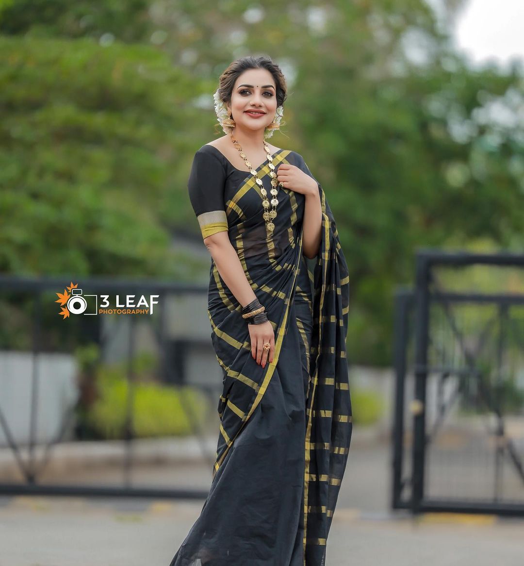 എന്തൊരു മാറ്റമാണ്, വീണ്ടും സാരി അഴകിൽ സുന്ദരിയായി ഗായിക റിമി ടോമി