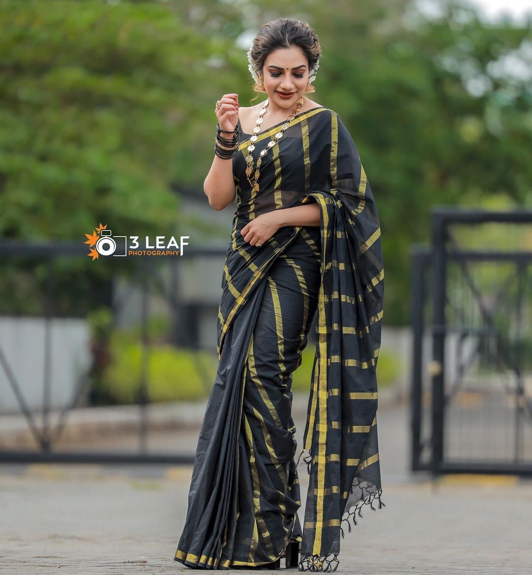 എന്തൊരു മാറ്റമാണ്, വീണ്ടും സാരി അഴകിൽ സുന്ദരിയായി ഗായിക റിമി ടോമി