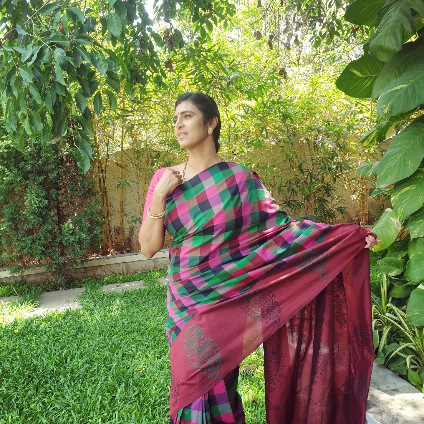 அச்சச்சோ...ஏன் இந்த விபரீத முடிவு...திடீரென கவர்ச்சிக்கு மாறி இணையத்தை திணறடித்த கஸ்தூரி போட்டோஸ்