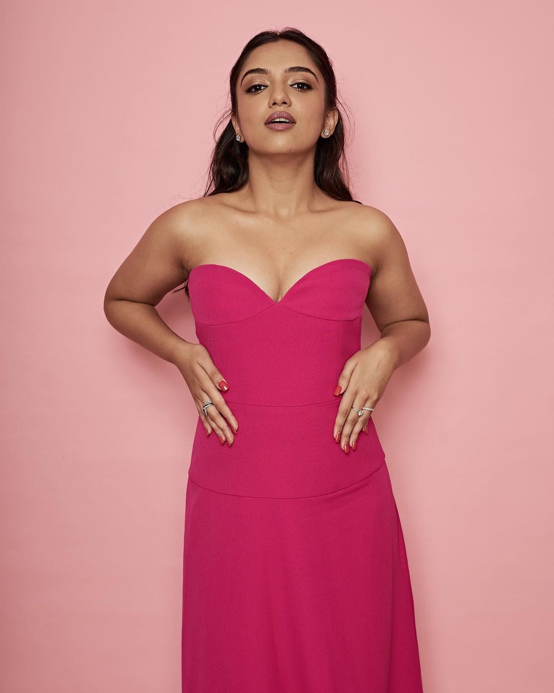 Ahsaas Channa Makes Pink Look HOT And Her Fans Will Agree!