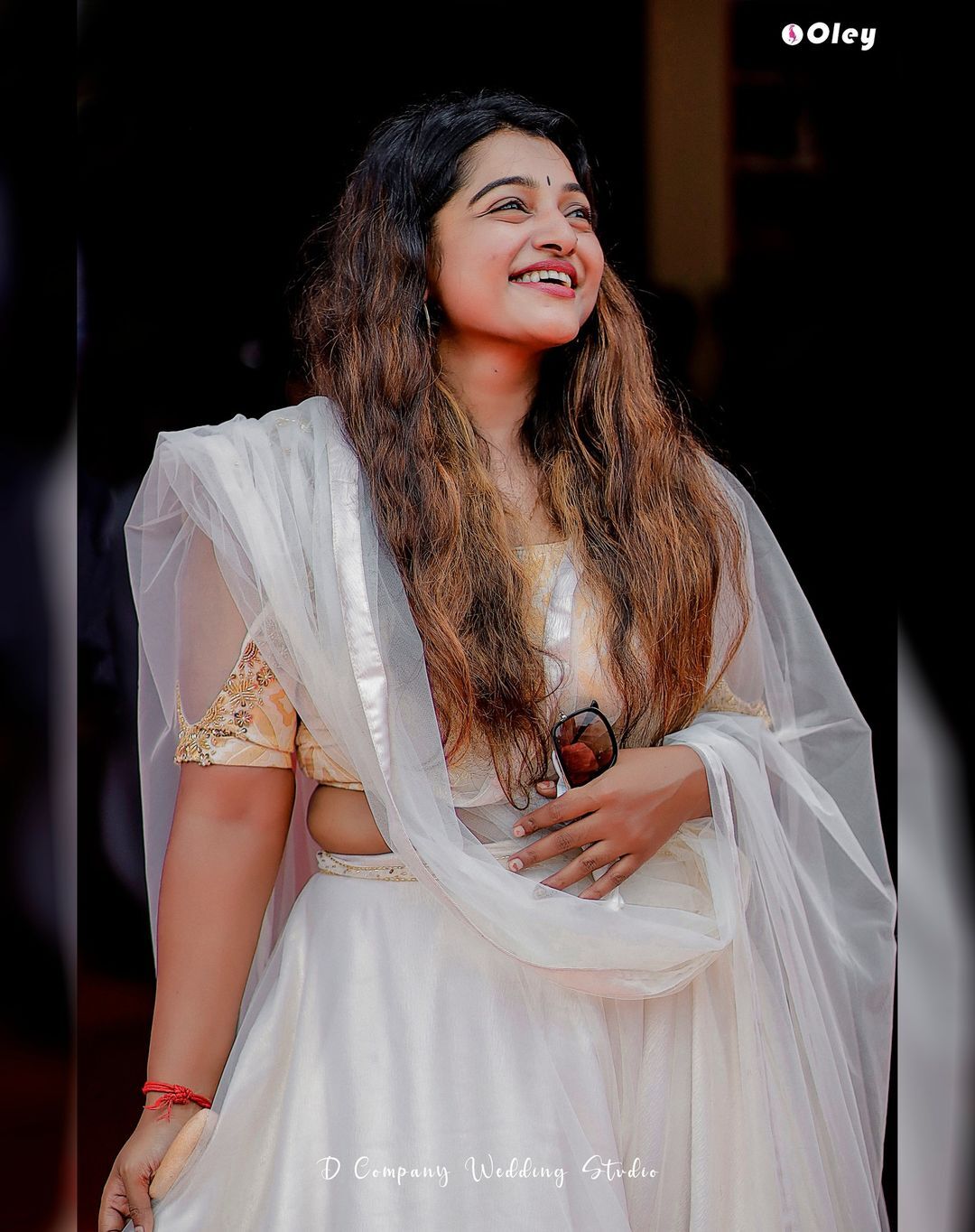 വെള്ള ലഹങ്കയിൽ ചിരിയഴക് നിറച്ച് മീര അനിൽ, ചിത്രങ്ങൾ ഏറ്റെടുത്തു സോഷ്യ ...