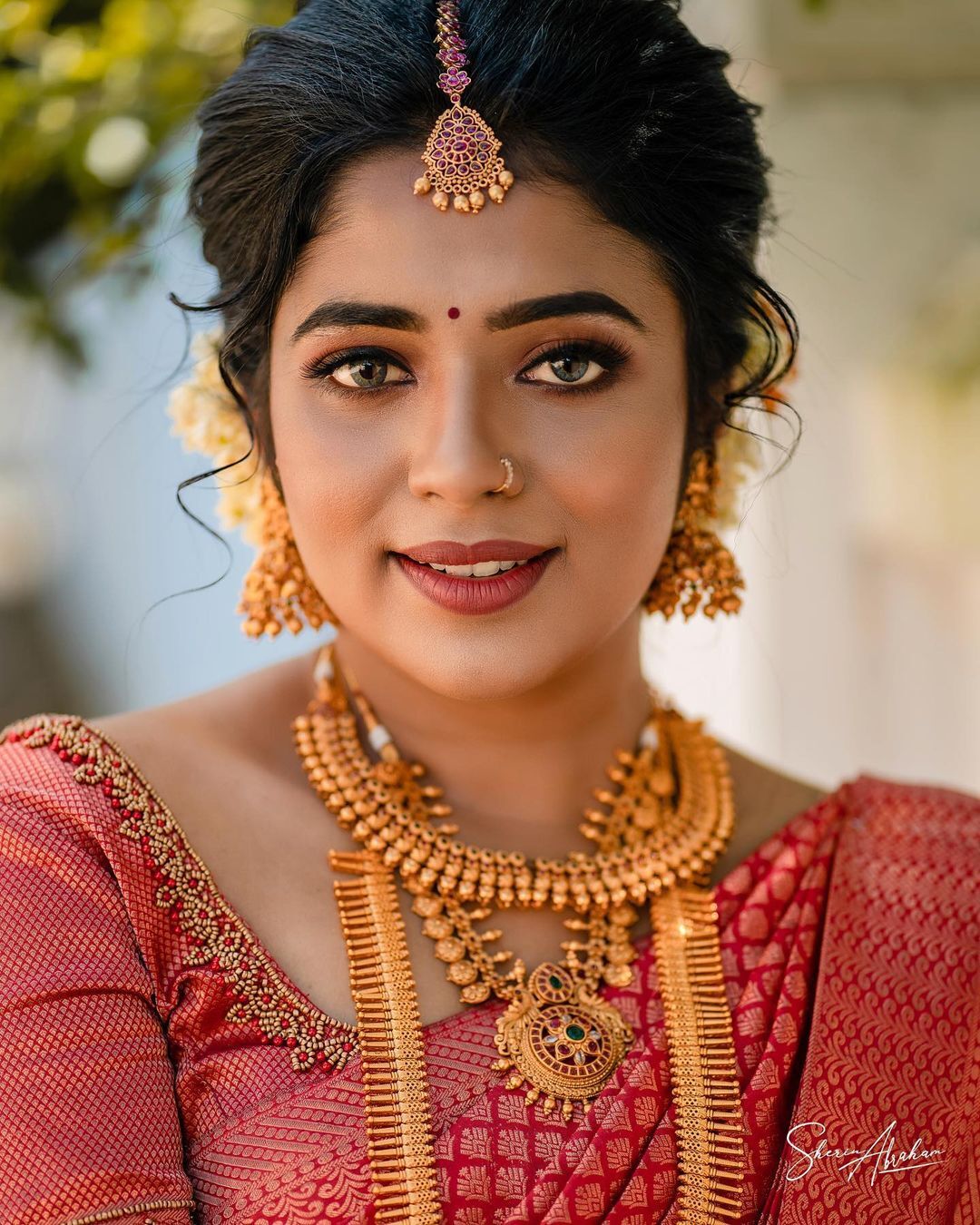 വെയിലേറ്റു വാടില്ല ഈ സൗന്ദര്യം, നടി അമല റോസ് കുര്യന്റെ പുത്തന്‍ ഫോട്ടോഷൂട്ട് ചിത്രങ്ങള്‍