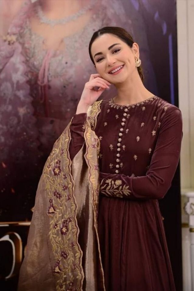 Mere Humsafar Actress Hania Aamir's Alluring Pictures That Will Be Etched In Your Hearts