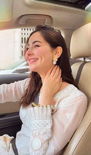 Mere Humsafar Actress Hania Aamir's Alluring Pictures That Will Be Etched In Your Hearts