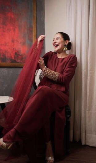 Mere Humsafar Actress Hania Aamir's Alluring Pictures That Will Be Etched In Your Hearts