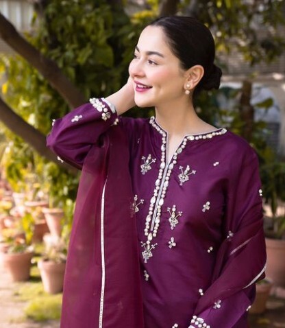 Mere Humsafar Actress Hania Aamir's Alluring Pictures That Will Be Etched In Your Hearts