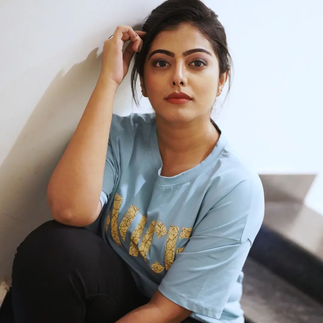 സിമ്പിള്‍ ലുക്കില്‍ സുന്ദരിയായി മെറിന്‍. ചിത്രങ്ങൾ കാണാം
