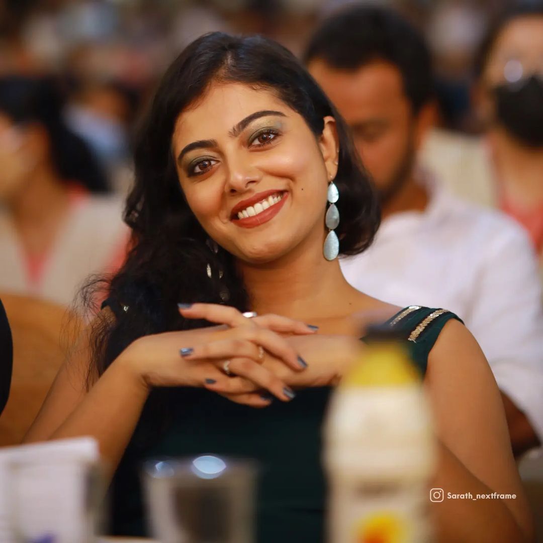 സിമ്പിള്‍ ലുക്കില്‍ സുന്ദരിയായി മെറിന്‍. ചിത്രങ്ങൾ കാണാം