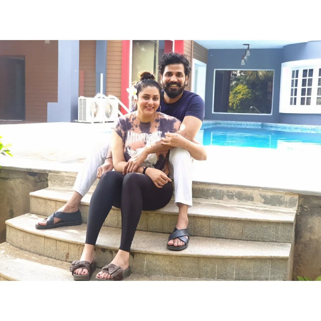 கர்ப்பமான நமீதா.. பிறந்தநாள் அதுவுமா பேபி பம்ப் புகைப்படத்தை வெளியிட்டு செம ஹேப்பி!