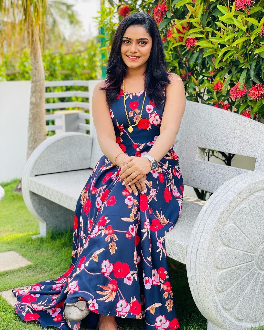 സ്റ്റൈലന്‍ ലുക്കില്‍ പളുങ്ക് സീരിയല്‍ താരം ടോണിഷ, ഫോട്ടോഷൂട്ട് വൈറല്‍ ആവുന്നു