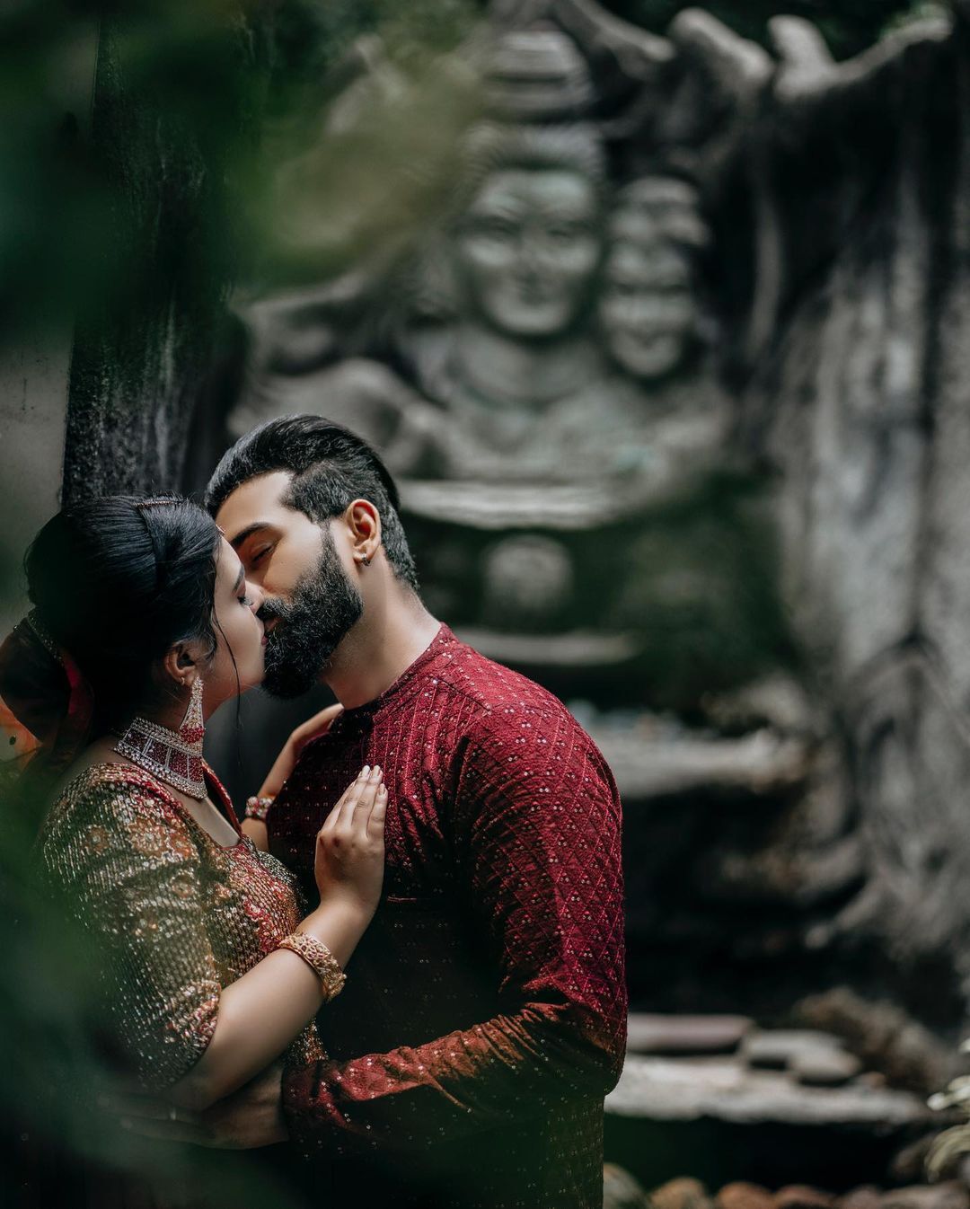 'പ്രണയിക്കുകയായിരുന്നു നാം....'; ലിപ് ലോക്ക് ചെയ്ത് മൃദുലയും യുവയും, ചിത്രങ്ങൾ വൈറൽ