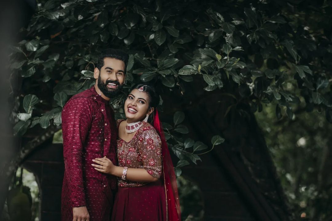 'പ്രണയിക്കുകയായിരുന്നു നാം....'; ലിപ് ലോക്ക് ചെയ്ത് മൃദുലയും യുവയും, ചിത്രങ്ങൾ വൈറൽ