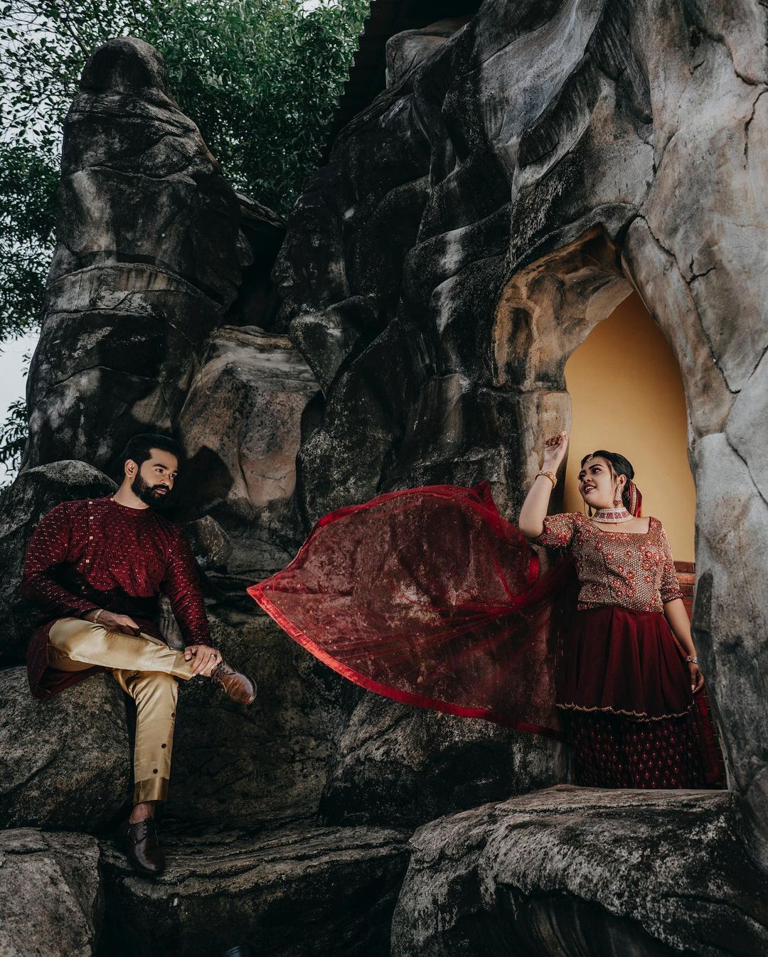 'പ്രണയിക്കുകയായിരുന്നു നാം....'; ലിപ് ലോക്ക് ചെയ്ത് മൃദുലയും യുവയും, ചിത്രങ്ങൾ വൈറൽ